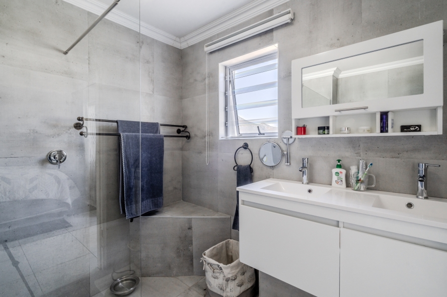 4 Bedroom Property for Sale in Northshore Western Cape